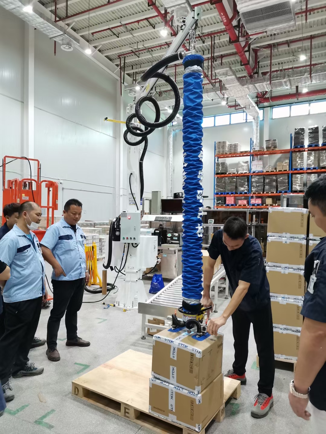 真空氣管吸吊機.jpg 真空氣管吸吊機.jpg